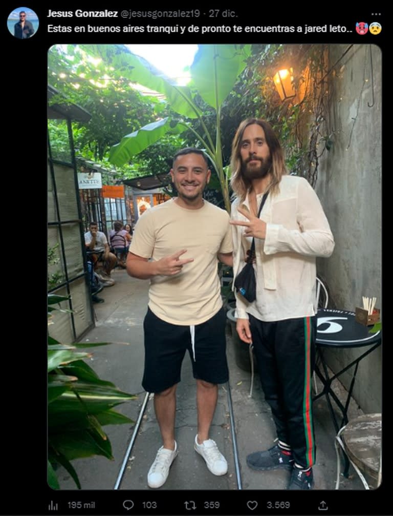 Jared Leto estuvo en Palermo y se fotografió con un fan (Foto: Twitter @jesusgonzalez19)