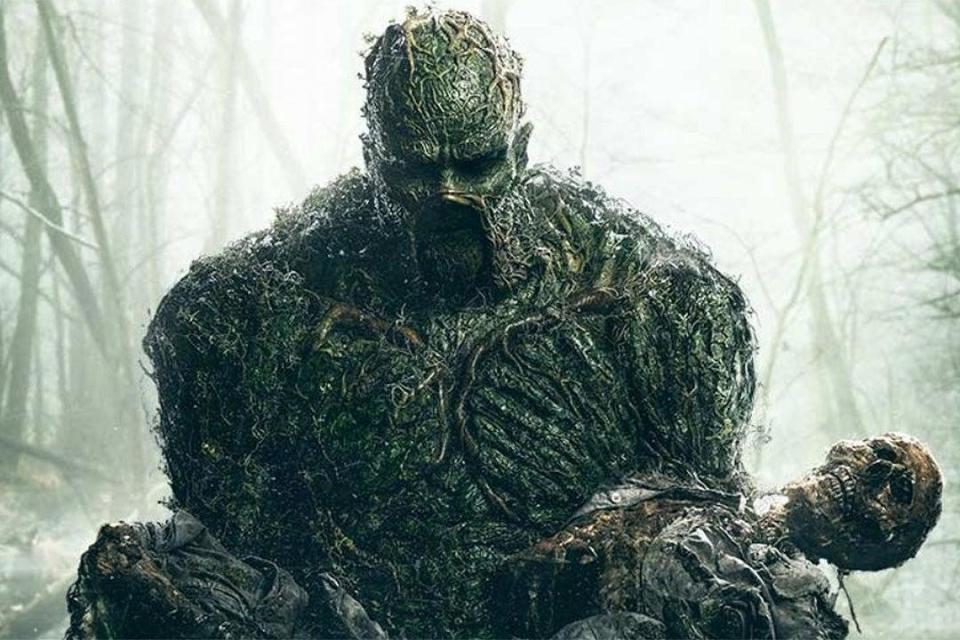 <p>Swamp Thing strikes a classic pose</p> (DC Universe)