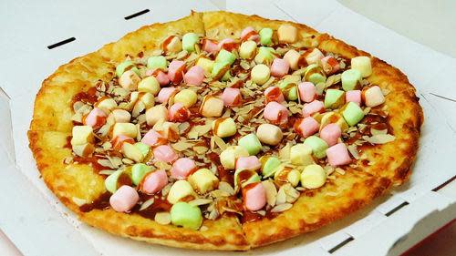 Pizza Hut's Marshmallow Dessert Pizza