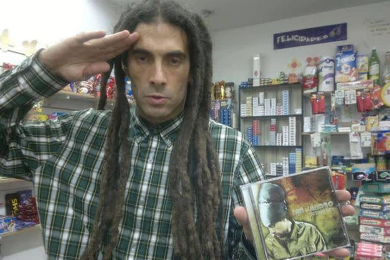 Además, incursionó en la industria del reggae con un disco llamado Jah Sandro