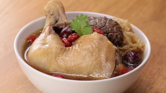 Hockhua Waist Tonic Chicken Soup with Chicken leg, mushrooms, and white fungus