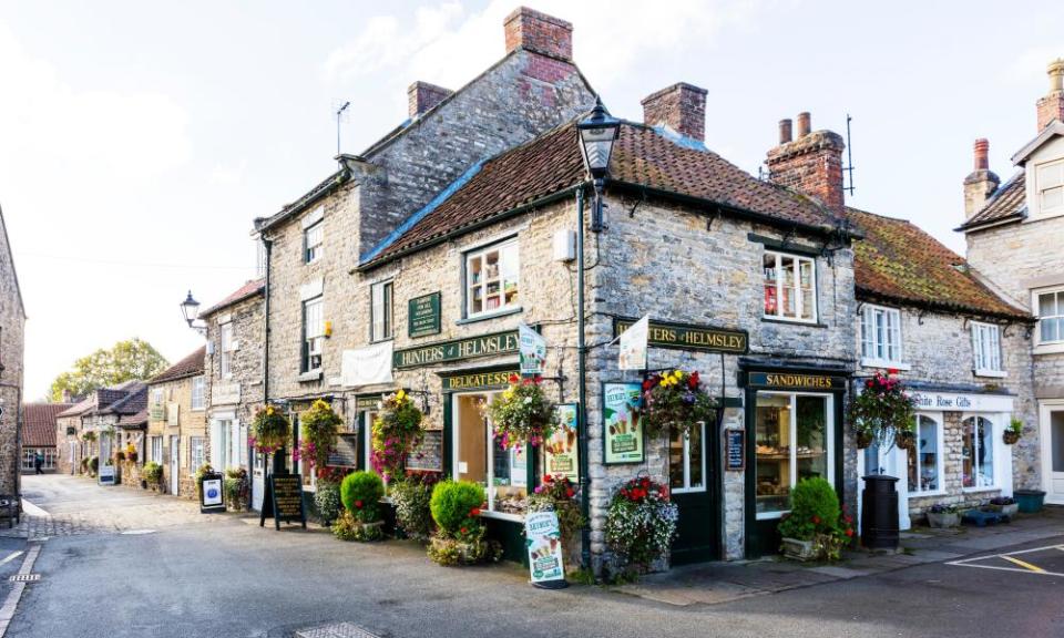 Helmsley market place shops buildings centre north yorkshire town town