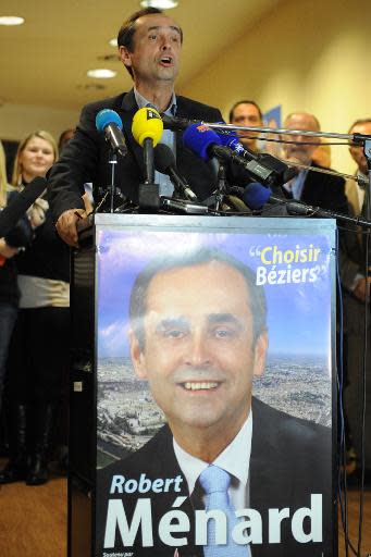 Robert Ménard, alcalde electo de Beziers, en el sur de Francia, da un discurso el 30 de marzo de 2014 (AFP | Sylvain Thomas)