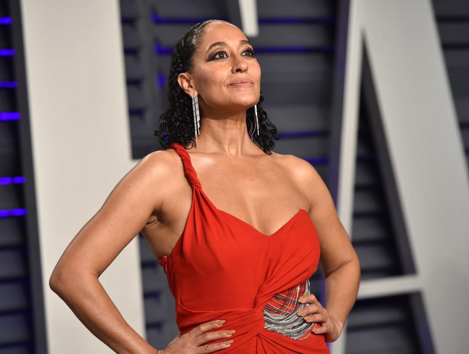 <p>We love how Tracee Ellis Ross wore the wet look in a slicked-back style on the red carpet. Her glossy curls look fabulous, but pushing the hair out of the way allows her make-up look to take centre stage, and we can't stop staring.</p>