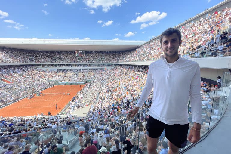 Roland Garros a sus pies: así está Tomás Etcheverry en París, con un andar sólido y deslumbrante