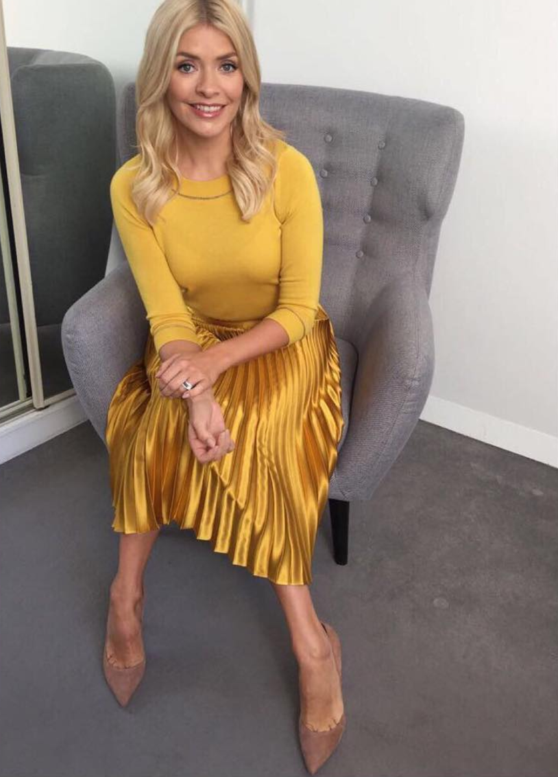 Holly Willoughby stunned once again with her ‘This Morning’ look [Photo: Instagram/hollywilloughby]