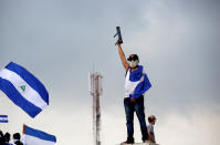 <p>Ein Mann in Managua, der Hauptstadt Nicaraguas, protestiert gegen die Regierung von Präsident Daniel Ortega. (Bild: REUTERS/Oswaldo Rivas) </p>