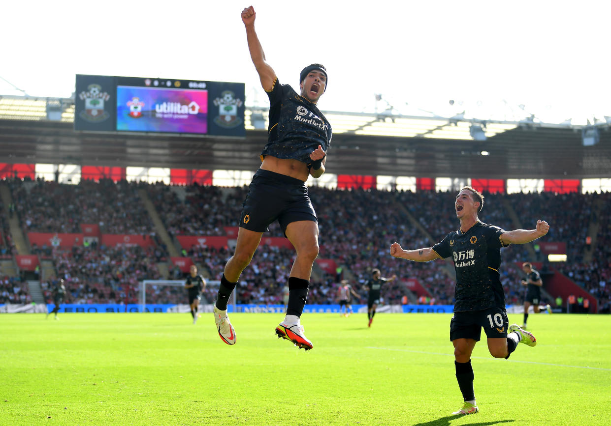 SOUTHAMPTON, ENGLAND - SEPTEMBER 26:  Raul Jimenez of Wolverhampton Wanderers celebrates after scoring their side's first goal during the Premier League match between Southampton and Wolverhampton Wanderers at St Mary's Stadium on September 26, 2021 in Southampton, England. (Photo by Alex Davidson/Getty Images)