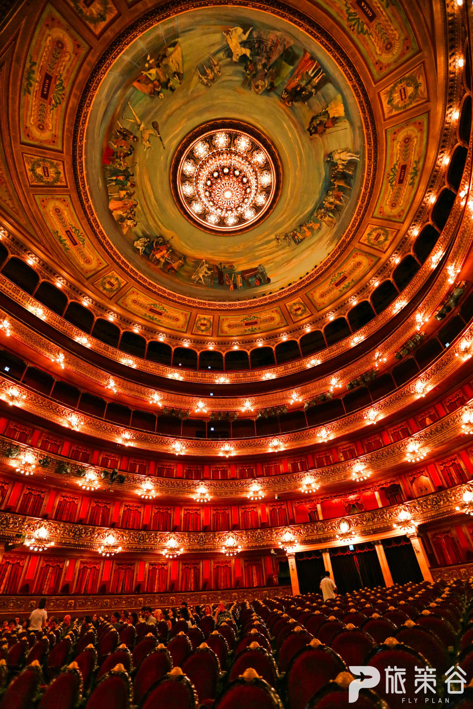 科隆歌劇院具有濃郁的歐洲古典劇院風格