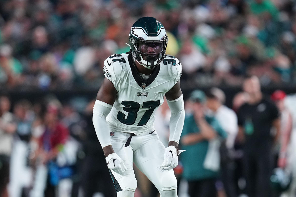 Eagles have five players change jersey numbers after roster cuts