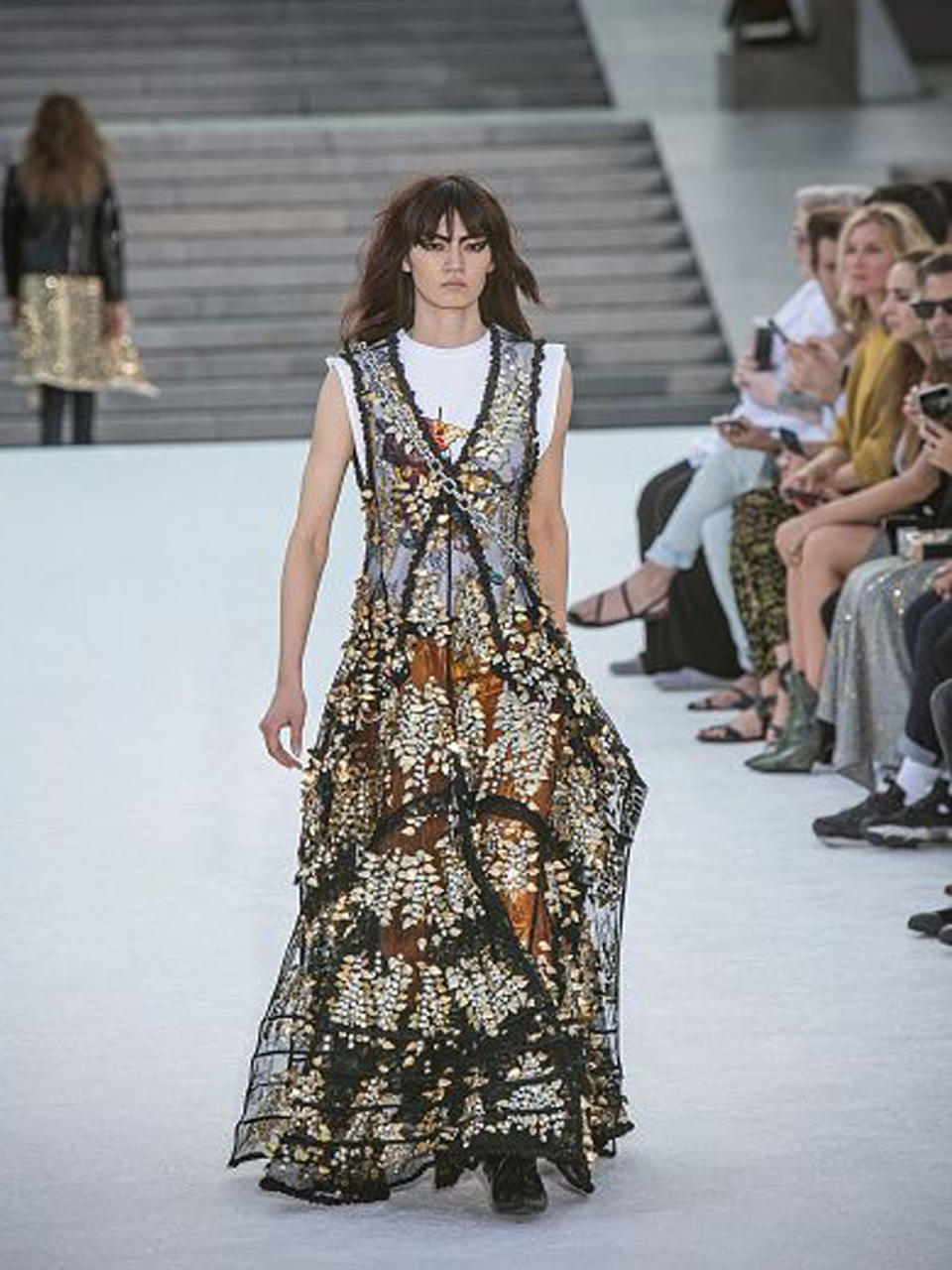 <p>Insgesamt waren die Looks, die das Modehaus Louis Vuitton für seine Zwischenkollektion an den Start schickte, modern und futuristisch. (Bild-Copyright: Getty Images via Yahoo Canada) </p>