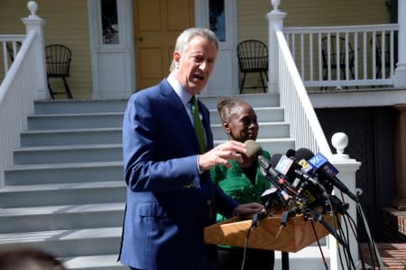 New York City Mayor and former Democratic U.S. Presidential candidate Bill de Blasio speaks at a news conference after announcing that he was ending his presidential bid