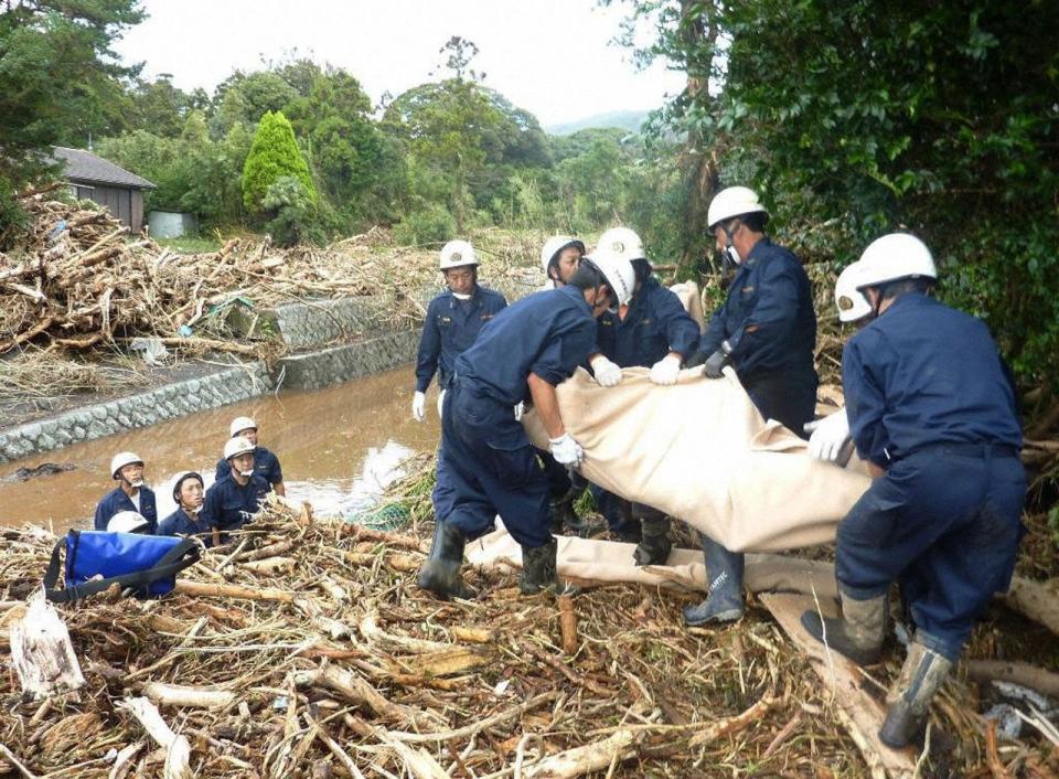 Typhoon and mudslides in Japan 10-16-13