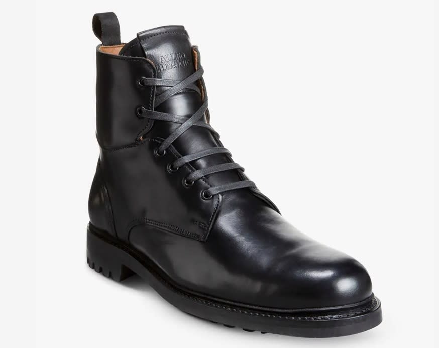 Best black leather combat boots for men.