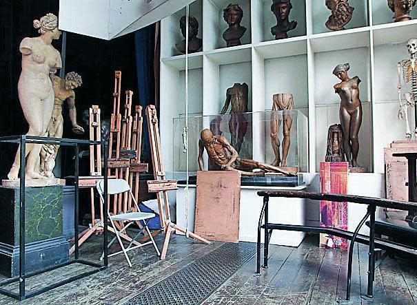 The life drawing room