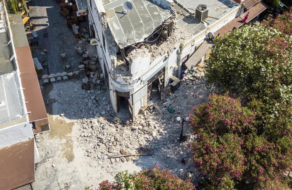 Two tourists killed and 120 injured after earthquake hits Greek and Turkish holiday islands