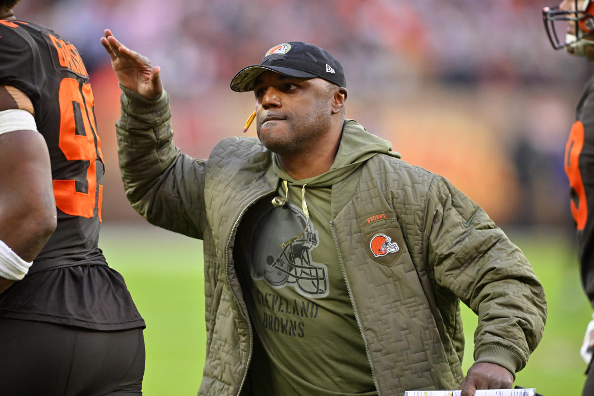 Browns fire defensive coordinator Joe Woods, want to interview Brian Flores  for job