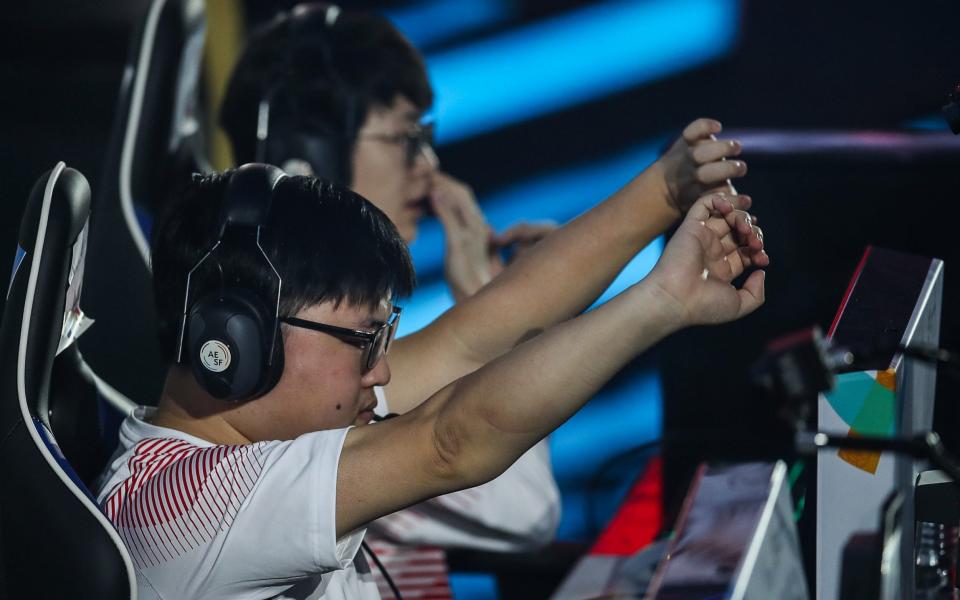 Jian Zihao aka UZI of China in action during Asian Games Esports Demonstration Event League of Legends Group  - Yifan Ding/Getty Images