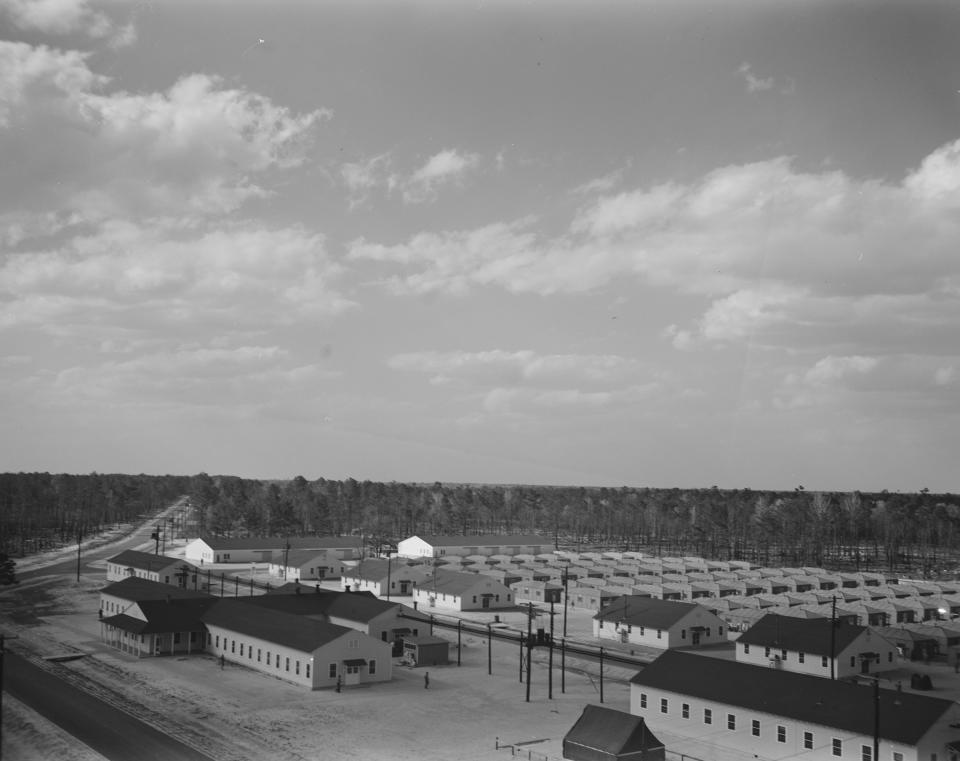Buildings at Camp Lejeune, 1943.<span class="copyright">Library of Congress</span>
