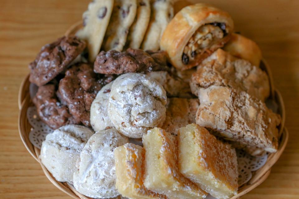 Pastiche Fine Desserts cookie box has these tempting offerings.