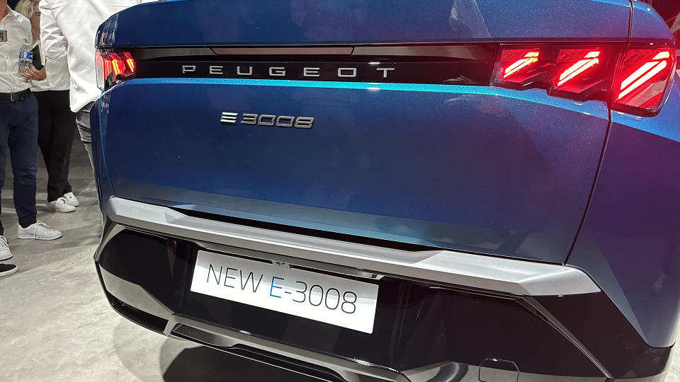 Peugeot E-3008 EV