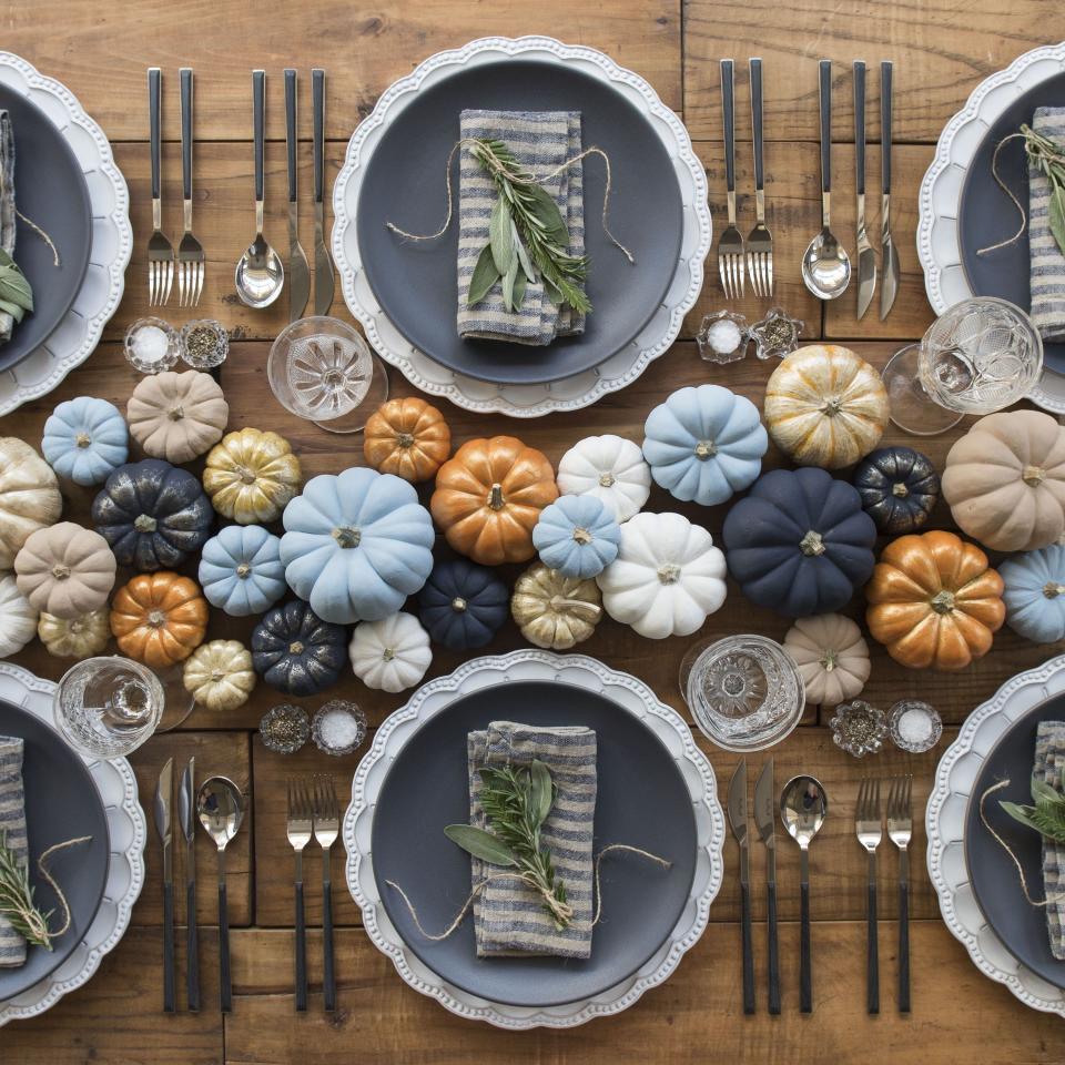 Une déco de table Halloween aux multiples citrouilles