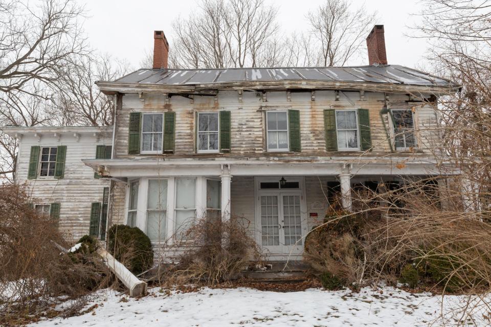 abandoned home long island exterior