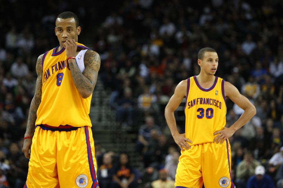 金州勇士昔日後場搭檔Stephen Curry（圖右）與Monta Ellis。（Photo by Jed Jacobsohn/Getty Images）