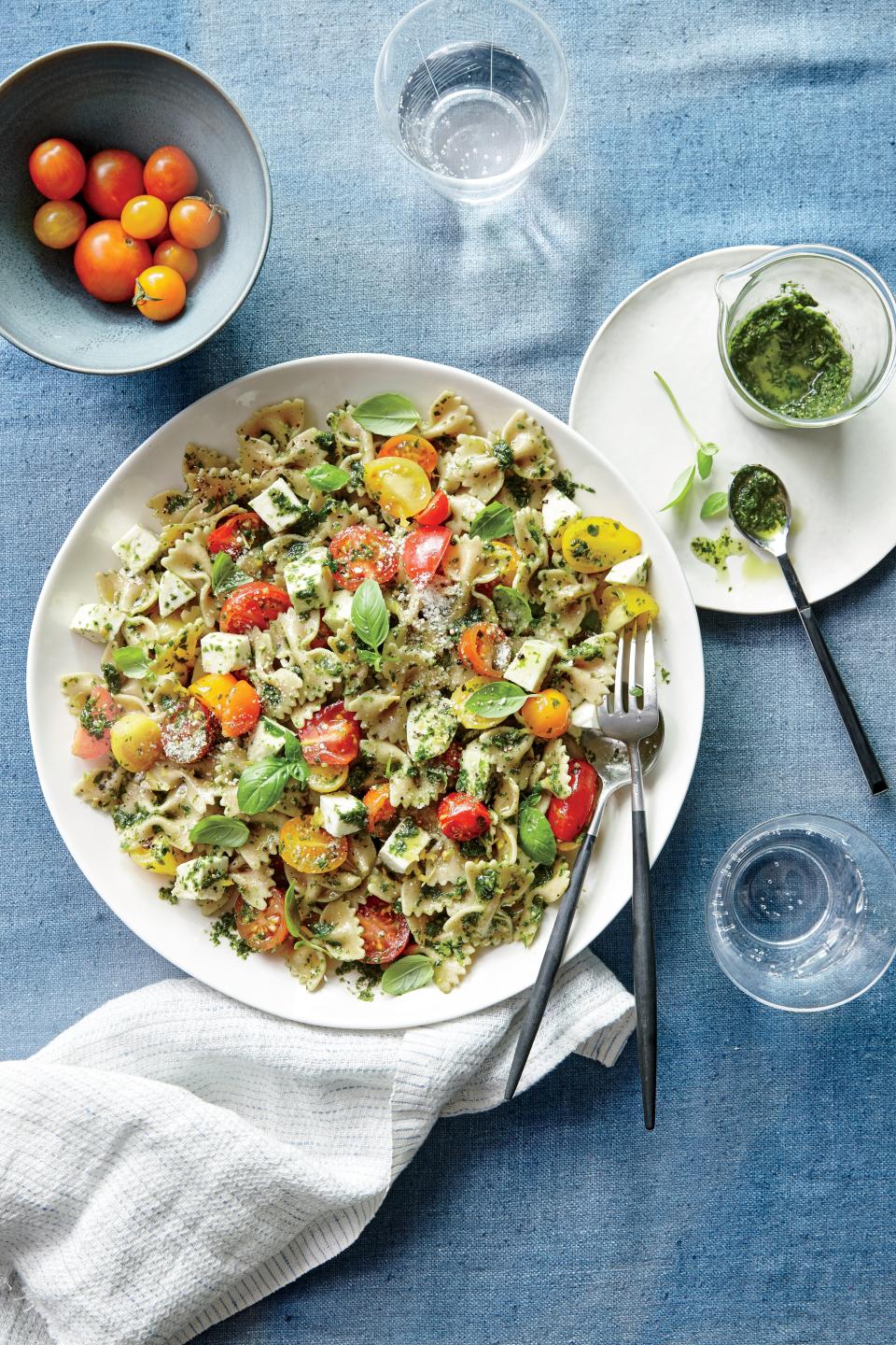 Pesto Pasta Salad with Tomatoes and Mozzarella