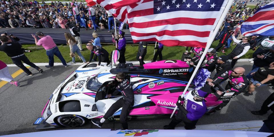 60 meyer shank racing wcurb agajanian, acura arx 06, gtp colin braun, tom blomqvist, helio castroneves, simon pagenaud rolls to the grid