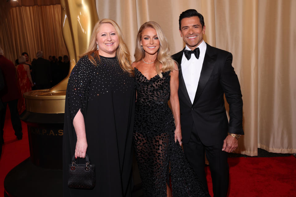 Debra OConnell, Kelly Ripa and Mark Consuelos