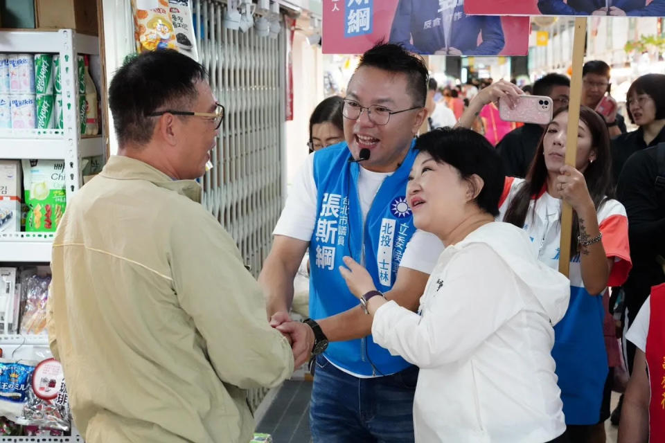 張斯綱今和孩子一起去陽明山悼念自己離世一年的亡妻。（圖取自<a class="link " href="https://tw.news.yahoo.com/tag/張斯綱" data-i13n="sec:content-canvas;subsec:anchor_text;elm:context_link" data-ylk="slk:張斯綱;sec:content-canvas;subsec:anchor_text;elm:context_link;itc:0">張斯綱</a>臉書）