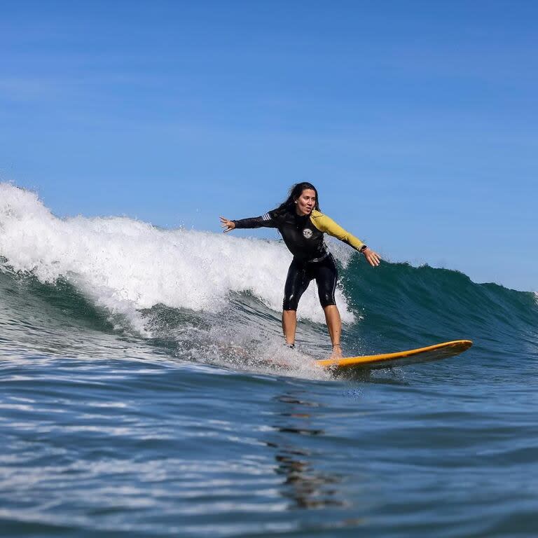 Jimena Barón hizo surf en Brasil y dejó una profunda reflexión sobre aprender de grandes: 