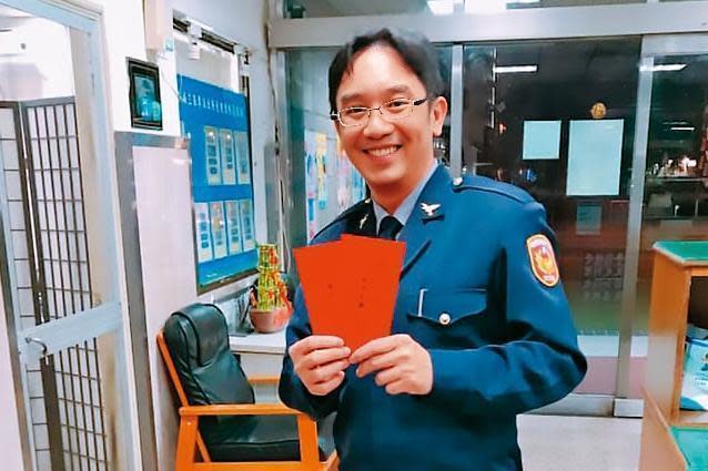 林俊燁曾任台北市警局議會聯絡人，目前任職後勤科。（翻攝三張犁派出所臉書）