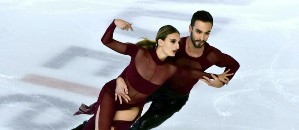 Les deux patineurs ne participeront à aucune compétition cette saison.
