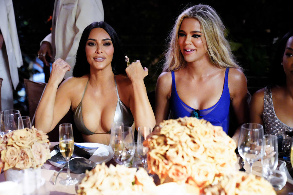 Khloe Kardashian hizo una emotiva nota con motivo del cumpleaños número 42 de su hermana Kim.  (Foto de J. Lee/Getty Images para ABA)