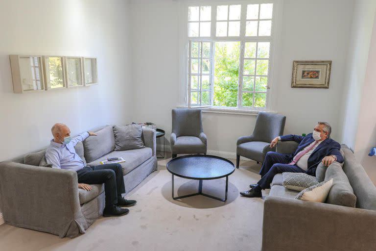 Horacio Rodríguez Larreta con Alberto Fernández, en la oficina del presidente en la Quinta de Olivos