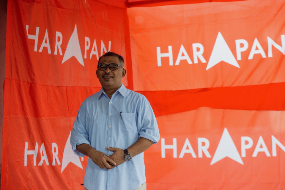 Pakatan Harapan’s Asahan candidate Datuk Idris Haron is pictured during his campaign at Kg Jus, Selandar November 9, 2021. — Picture by Shafwan Zaidon