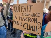 <p>“Qui fait confiance à Macron pour le climat ?” </p>