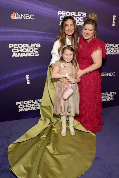 PHOTO: Mariska Hargitay, Kelly Clarkson and River Rose Blackstock attend the 2022 People's Choice Awards at the Barker Hangar, Dec.6, 2022, in Santa Monica, Calif. (Todd Williamson/E! Entertainment/NBC via Getty Images)