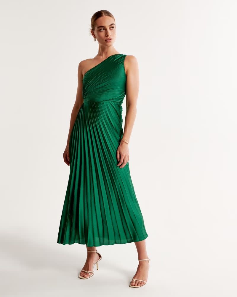 <p><a href="https://go.redirectingat.com?id=74968X1596630&url=https%3A%2F%2Fwww.abercrombie.com%2Fshop%2Fus%2Fp%2Fone-shoulder-pleated-maxi-dress-53584320%3Fseq%3D01%26source%3Dgoogleshopping%26cmp%3DPLA%253AEVG%253A20%253AA%253AD%253AUSCA%253AX%253AGGL%253AX%253ASHOP%253AX%253AX%253AX%253AX%253Ax%253AA%2526F%2BAdults_Google_Shopping_LIA_US_Dresses%2B%2526%2BJumpsuits_All%2Bproducts_PRODUCT_GROUP%26gad_source%3D1%26gclid%3DEAIaIQobChMIvt_s-a_vggMVTlFyCh27Pg-sEAQYBCABEgJdUvD_BwE%26gclsrc%3Daw.ds&sref=https%3A%2F%2Fwww.thepioneerwoman.com%2Ffashion-style%2Fg41869796%2Fchristmas-dresses%2F" rel="nofollow noopener" target="_blank" data-ylk="slk:Shop Now;elm:context_link;itc:0;sec:content-canvas" class="link rapid-noclick-resp">Shop Now</a></p><p>Giselle Pleated One-Shoulder Maxi Dress</p><p>Abercrombie & Fitch</p><p>$120.00</p><span class="copyright">Abercrombie & Fitch</span>