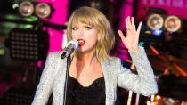 Taylor Swift bei ihrem Auftritt in der Silvesternacht 2014