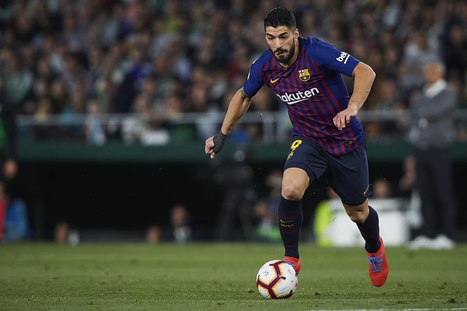 SEVILLE, SPAIN - MARCH 17: Luis Suarez of FC Barcelona in action during the La Liga match between Real Betis Balompie and FC Barcelona at Estadio Benito Villamarin on March 17, 2019 in Seville, Spain. (Photo by Quality Sport Images/Getty Images)