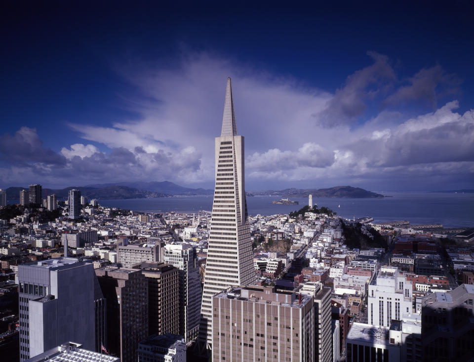 UNITED STATES - AUGUST 27:  Street-level view of San Francisco, California, with a focus on the 1972 Transamerica Pyramid (Photo by Carol M. Highsmith/Buyenlarge/Getty Images)