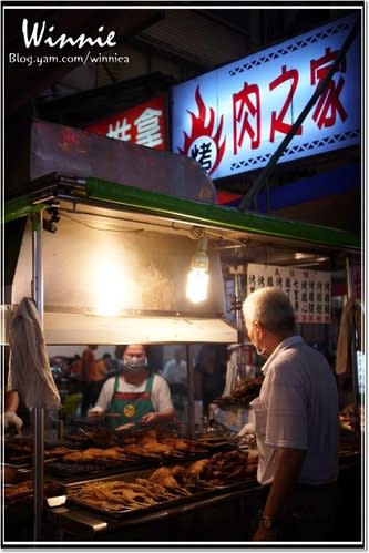 六合夜市必吃的美食小吃！鄭老牌木瓜牛奶/海產粥/烤肉之家