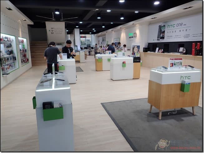 歐肯得 HTC 大型專賣店 – 台中地區最佳的 HTC 手機周邊購買、維修服務據點