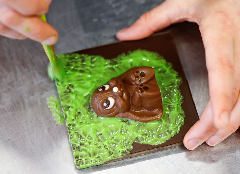 Confectioner apprentice Biondetti at work at Eric's Confiserie Baumann in Zurich