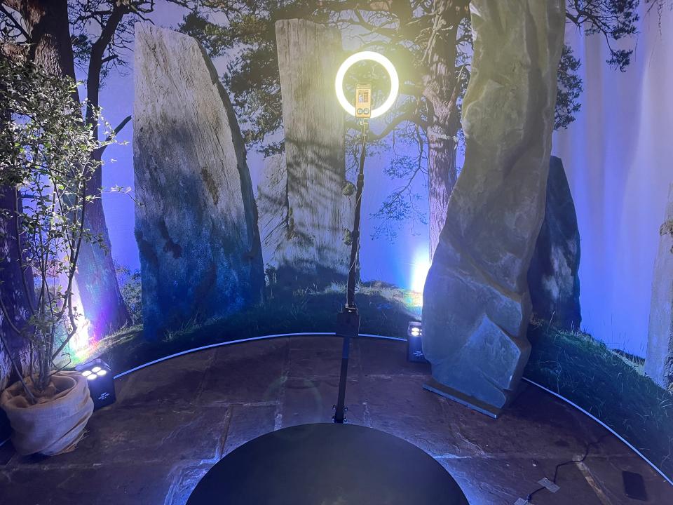 The 360-degree photo opportunity at the "Outlander: The Experience" event.