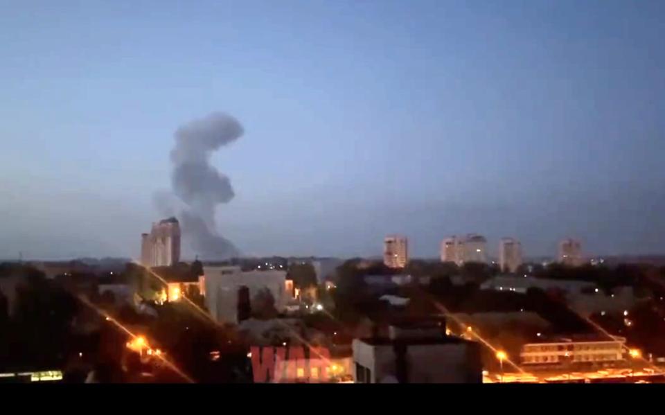 Image purportedly showing smoke rising above Makiivka