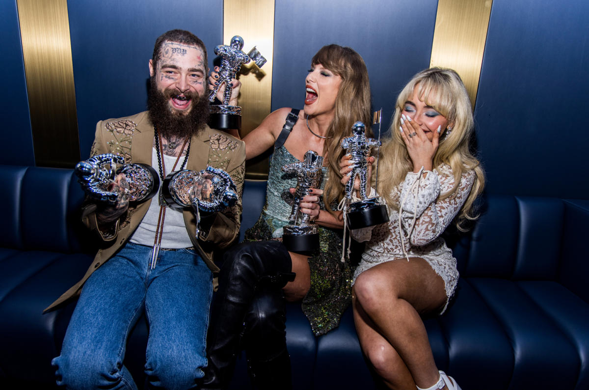 Taylor Swift, Sabrina Carpenter and Post Malone pose for victory photos backstage at the 2024 VMAs